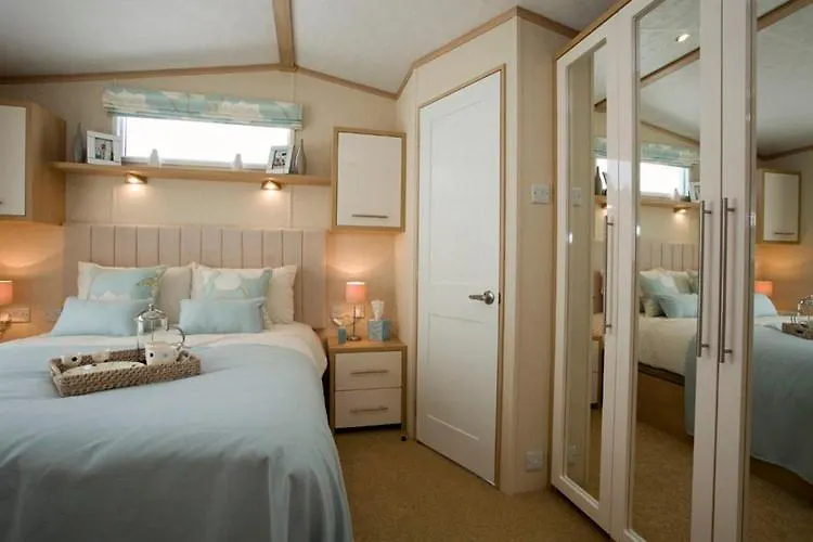 Campsite Kerlann 4 Etoiles Mobil Home Luxe 2 Chambres 1 Sdb Pont Aven